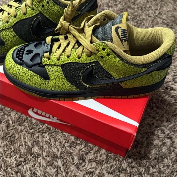 Nike Dunk Low 'Halloween Skull' sneaker. NWB - Picture 2 of 7